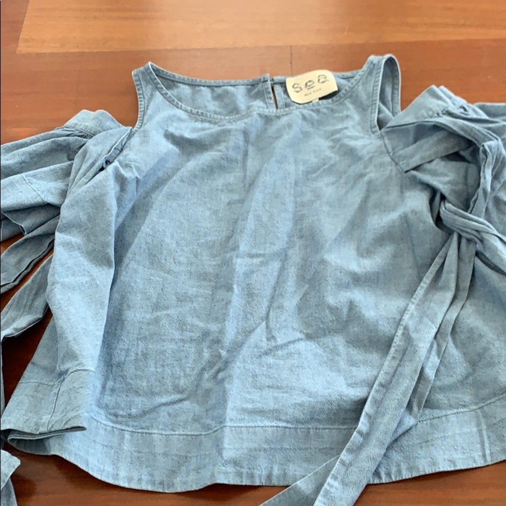 Open shoulder Denim shirt